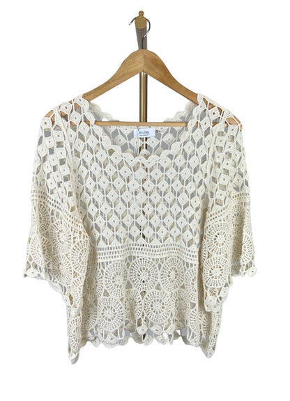 CROCHET LACE TOP